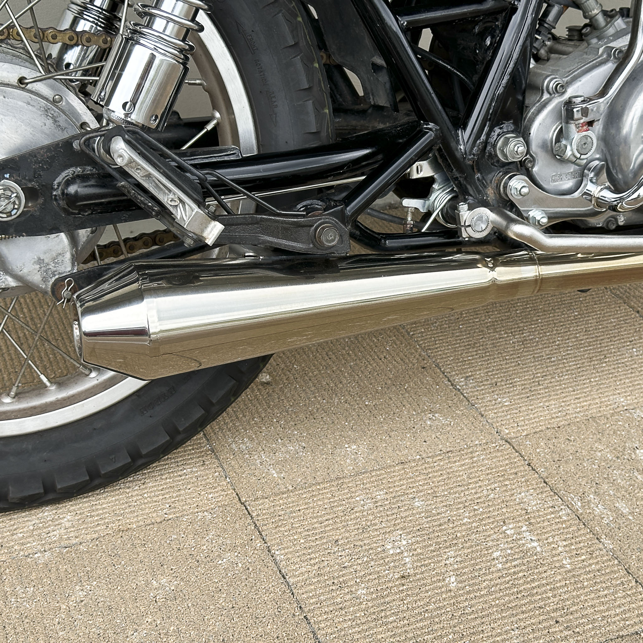 SR400/500 スリップオン メガホンマフラー / 2％er オフィシャルWebstore